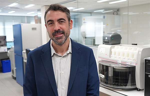 Ignacio Sáez advierte sobre el impacto de móviles y redes sociales en nuestra forma de pensar Ignacio Sáez advierte sobre el impacto de móviles y redes sociales en nuestra forma de pensar