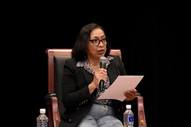 Se presenta libro conmemorativo por 40 años de la Facultad de Comunicación