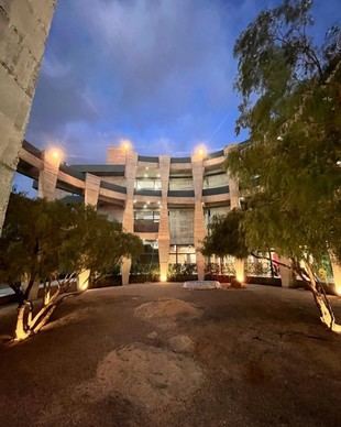 Presentan calendario Morras Chidas 2026 en el Museo Universitario