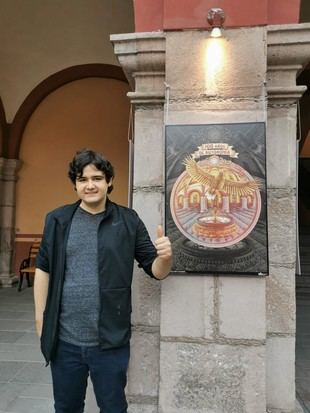 Diseñador potosino destaca por su versatilidad y creatividad artística