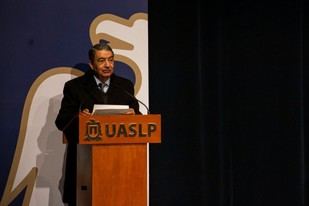 Egresan más de 160 estudiantes de la Facultad de Ciencias Químicas