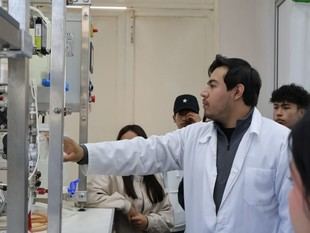 Feria de Carreras UAMRA-UASLP guía a jóvenes hacia su futuro profesional