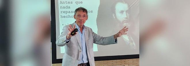 Will Fowler analiza la figura de Maximiliano de Habsburgo en conferencia