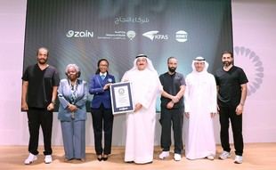 Kuwait establece un récord mundial en cirugía robótica remota a más de 12,000 km de distancia
